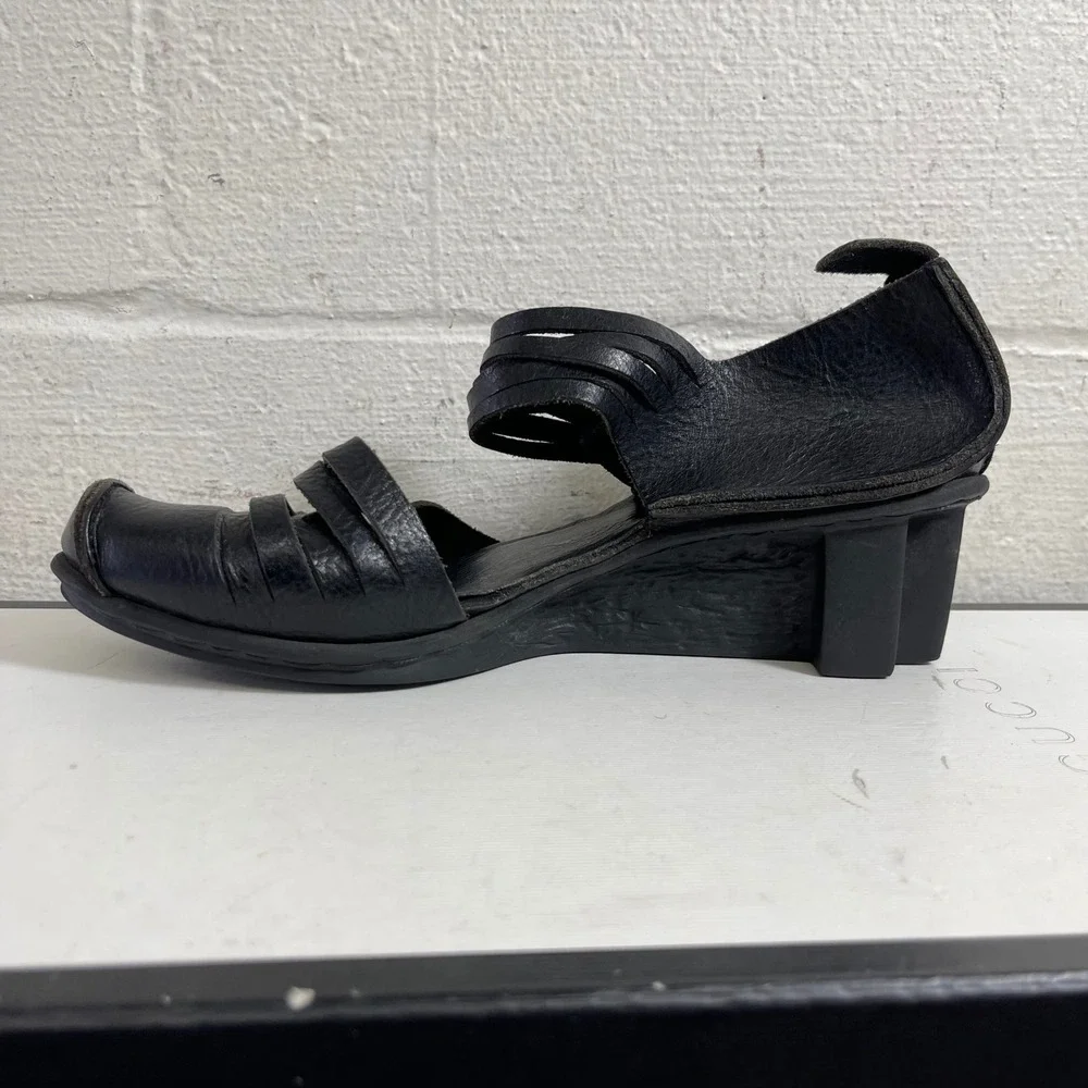 Trippen Black Leather Strappy Wedge Sandals Womens 37 EU/6.5 US Made In‎ Germany